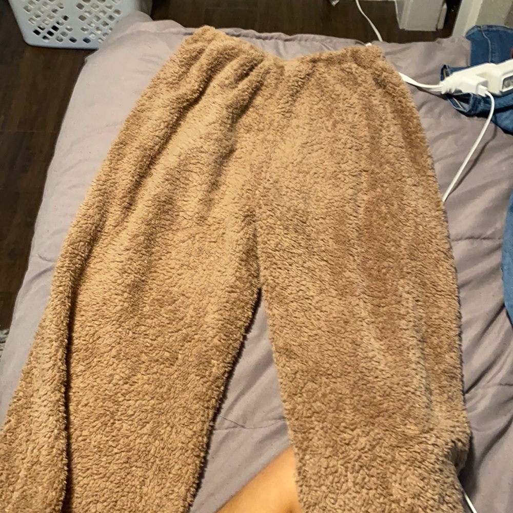 Pants, stretchy on the waist